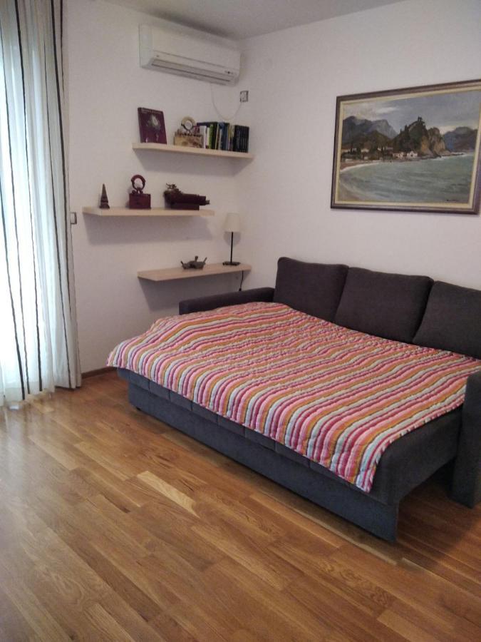 Apartmani Petrovac Na Moru Esterno foto