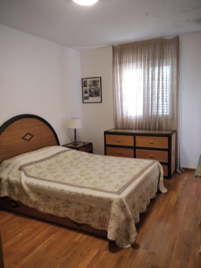 Apartmani Petrovac Na Moru Esterno foto